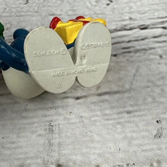 Smurfs 20040‎ Present & Flowers Smurf Gift Box Figure Vintage PVC 1978 Figurine - Picture 9 of 10